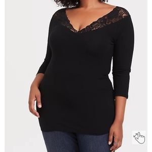 TORRID BLACK LACE TRIM V-NECK FOXY TOP 5X